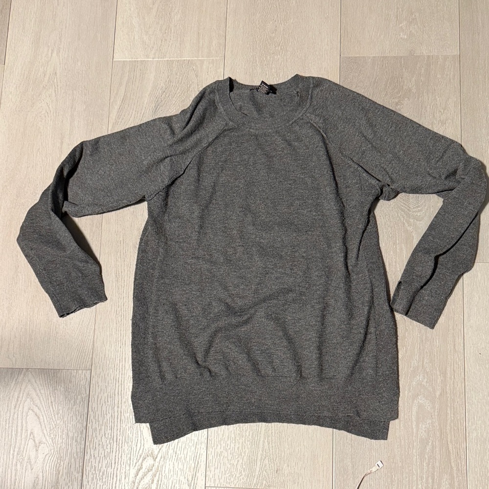 Women's Classic Gray Crew Neck Sweater